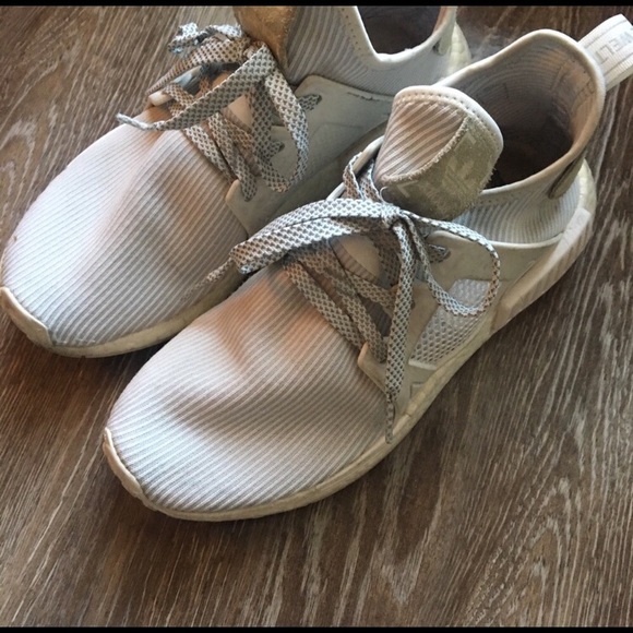 Adidas NMD R1 - Picture 2 of 3